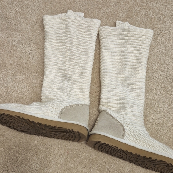 UGG Australia Classic Cardy CREAM Three Button Knit Boots Size 9 - Picture 15 of 16